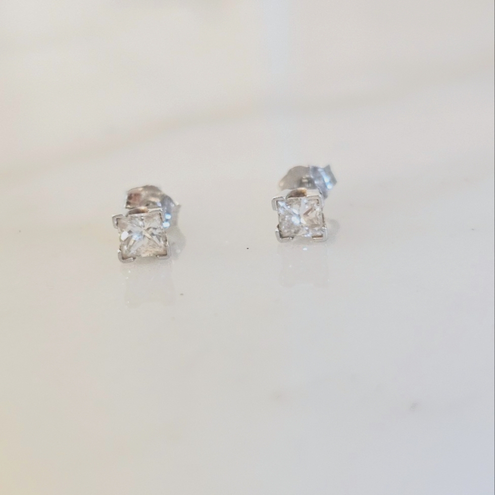 Princess cut natural diamond studs